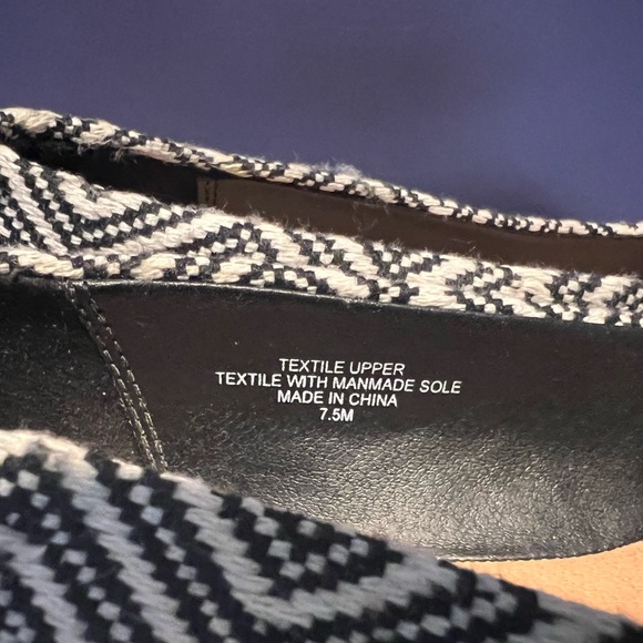 Loft Black & White Geometric Pointed
Toe Flats Sz 7.5 - Picture 2 of 6